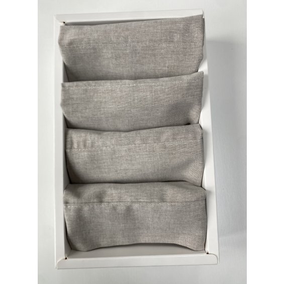 Set of 4 beige napkins with frame