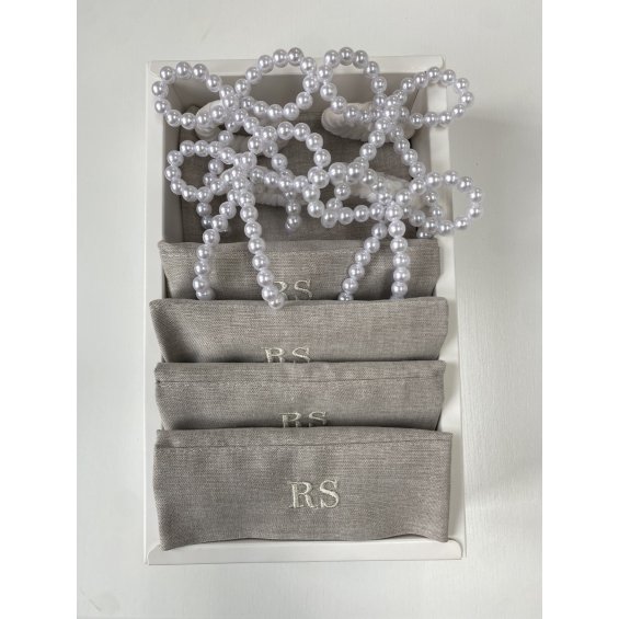 Set of personalised 4 beige napkins with border and pearl stripes