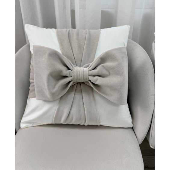 Ecru gift pillow