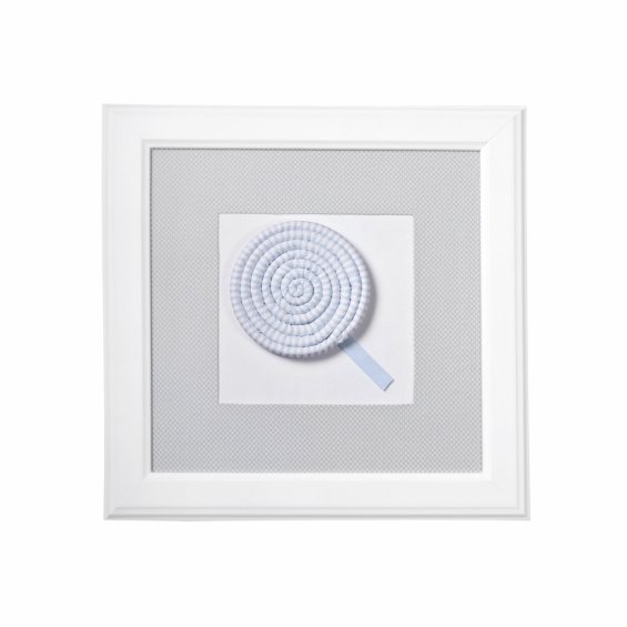 Light grey picture with lolipop